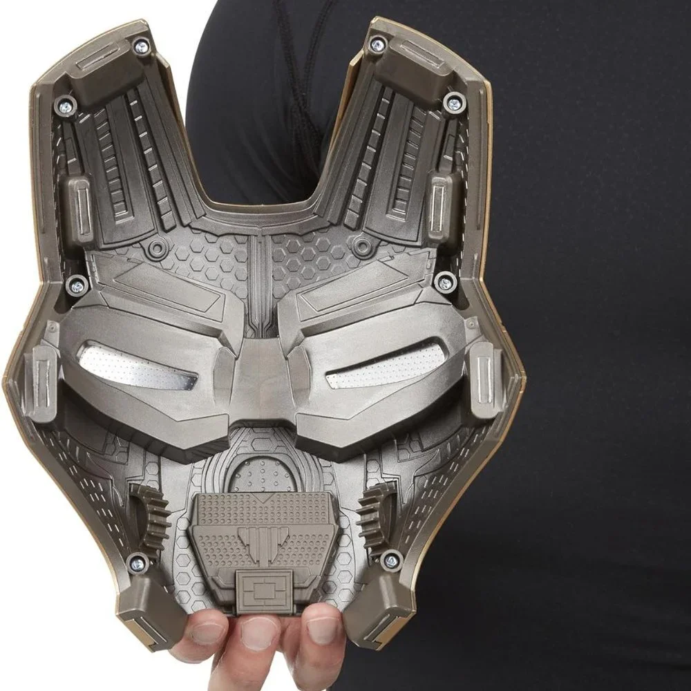 Marvel Legends Series Iron Man Electronic Helmet - Picture 10 of 14